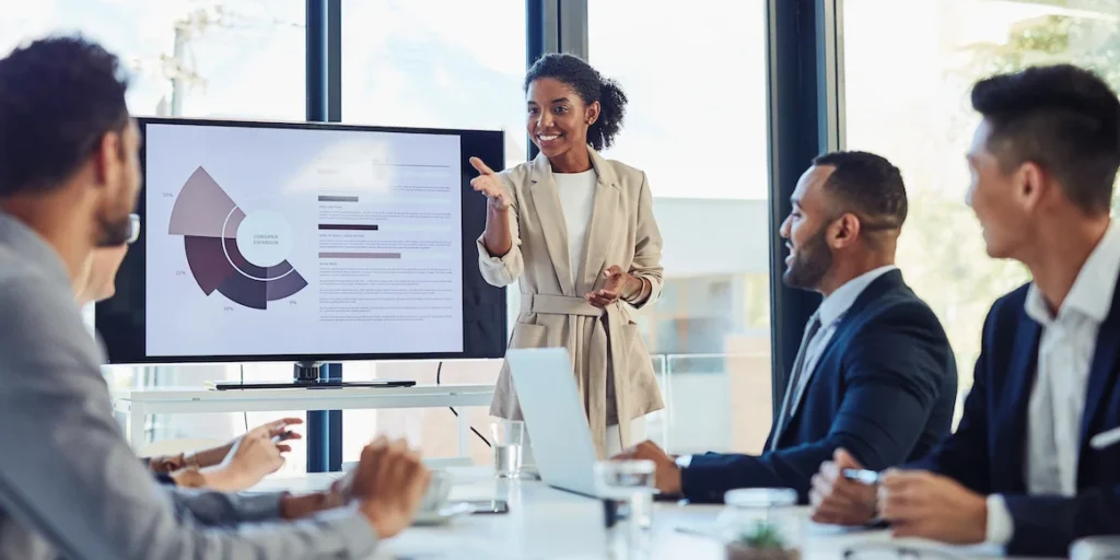mvnu-online-difference-between-admin-and-business-management.jpeg-1024x512